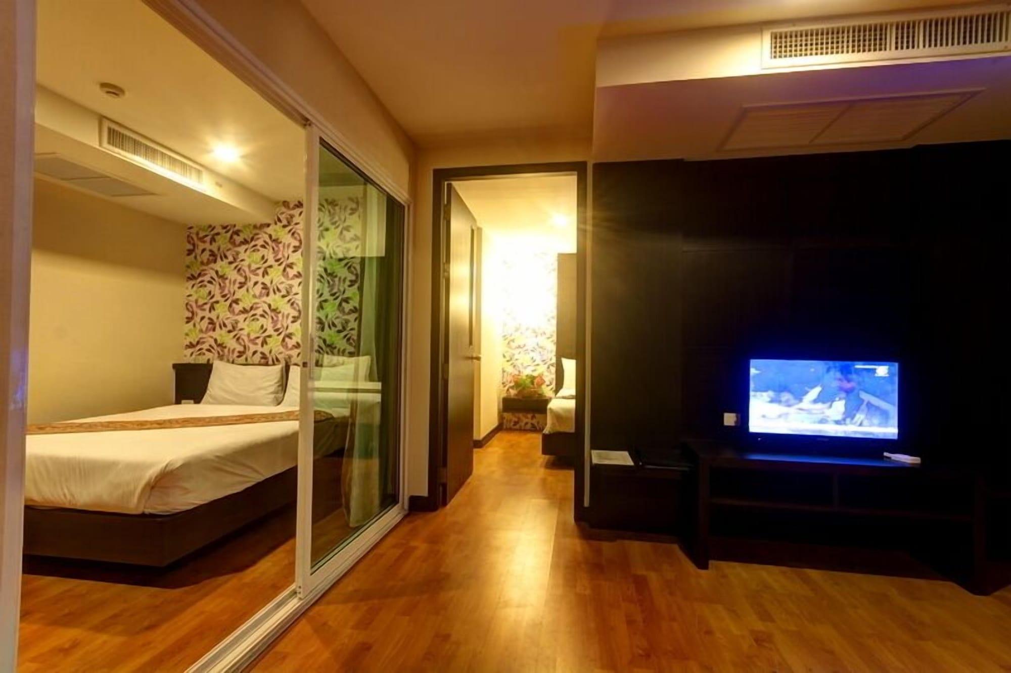 Hotel The Kris Resort Hotel 4*