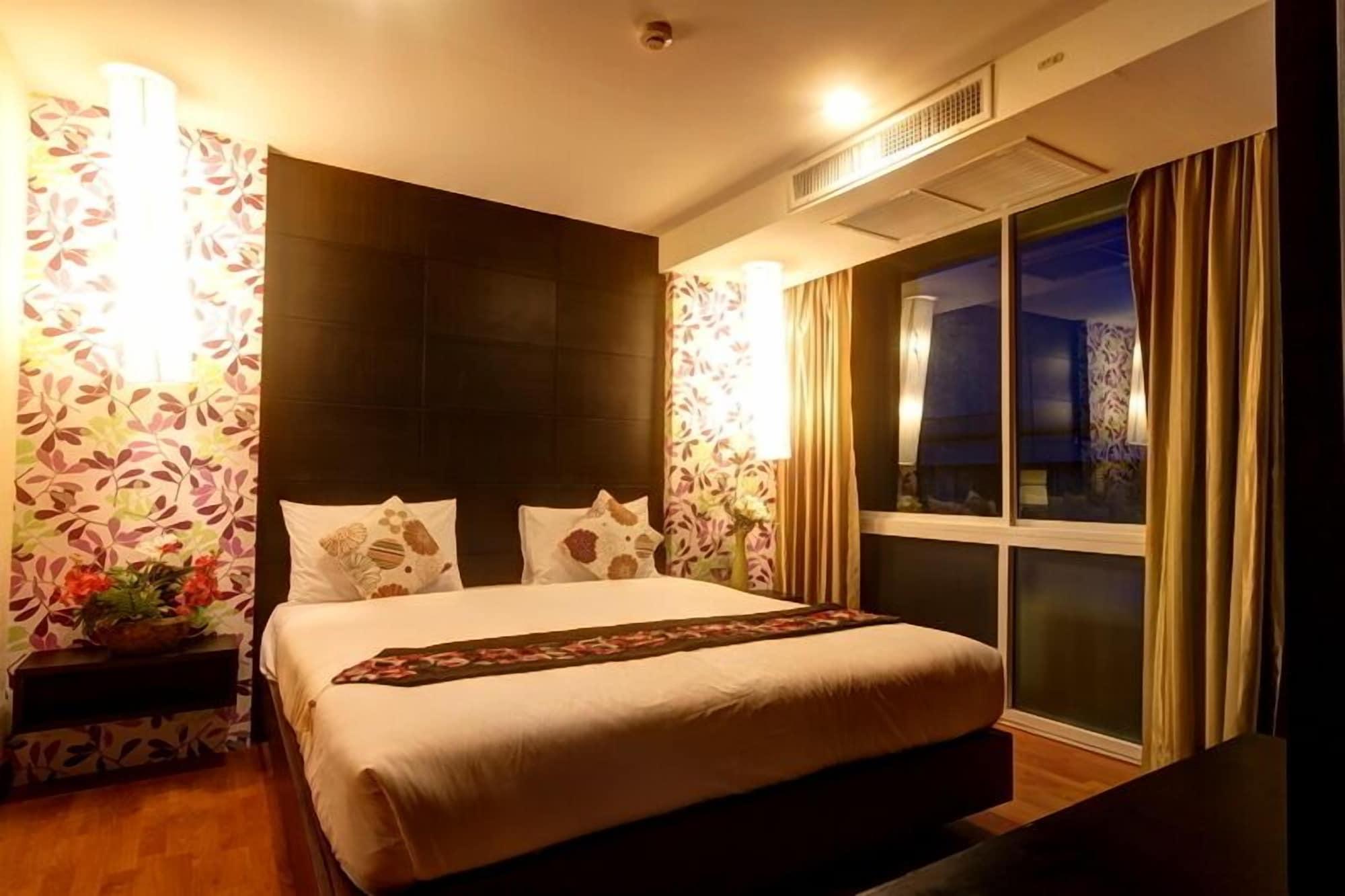 Hotel The Kris 4*