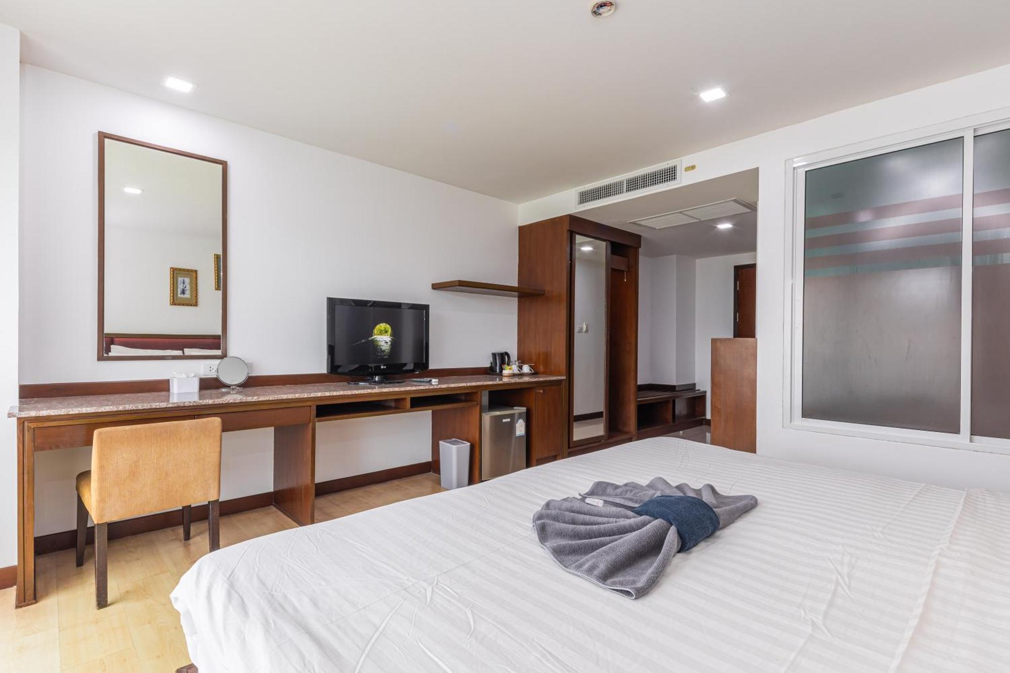 Hotel The Kris Resort Hotel