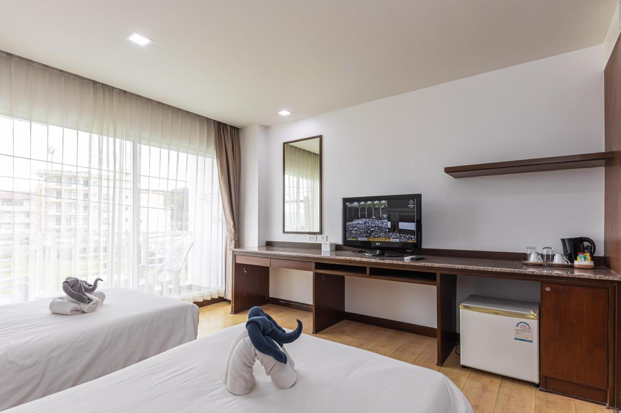 Hotel The Kris 4*